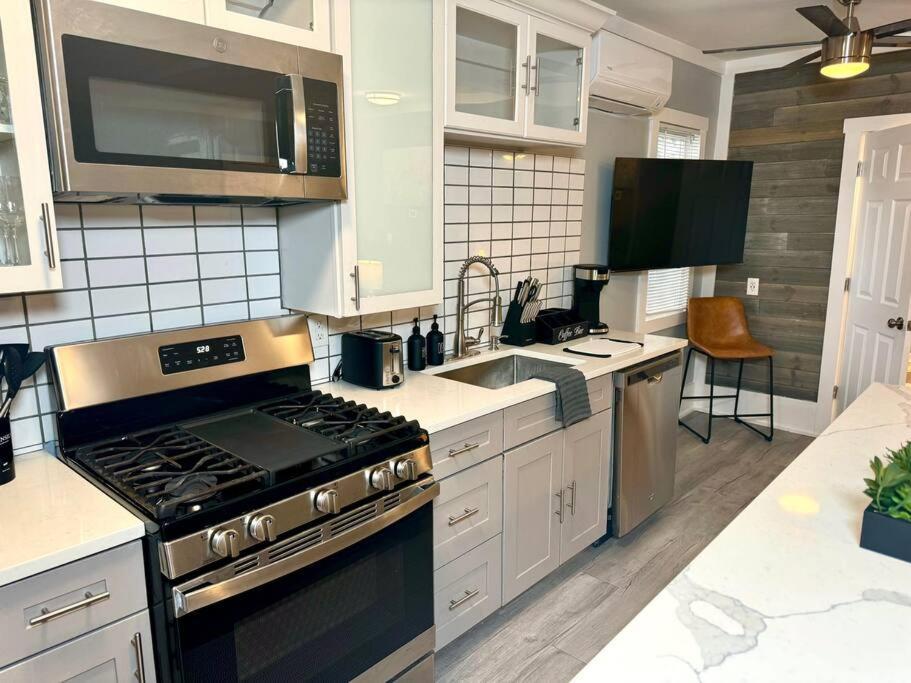 Little House On 47Th Apartment Cleveland Luaran gambar